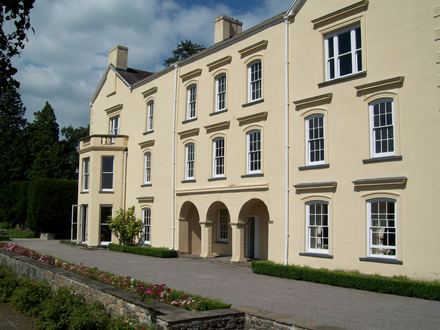 Aberglasney Gardens