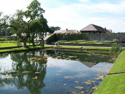 Aberglasney Gardens