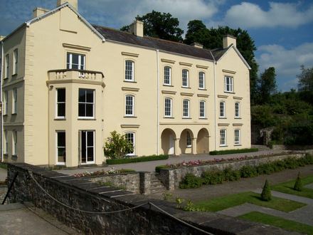 Aberglasney Gardens